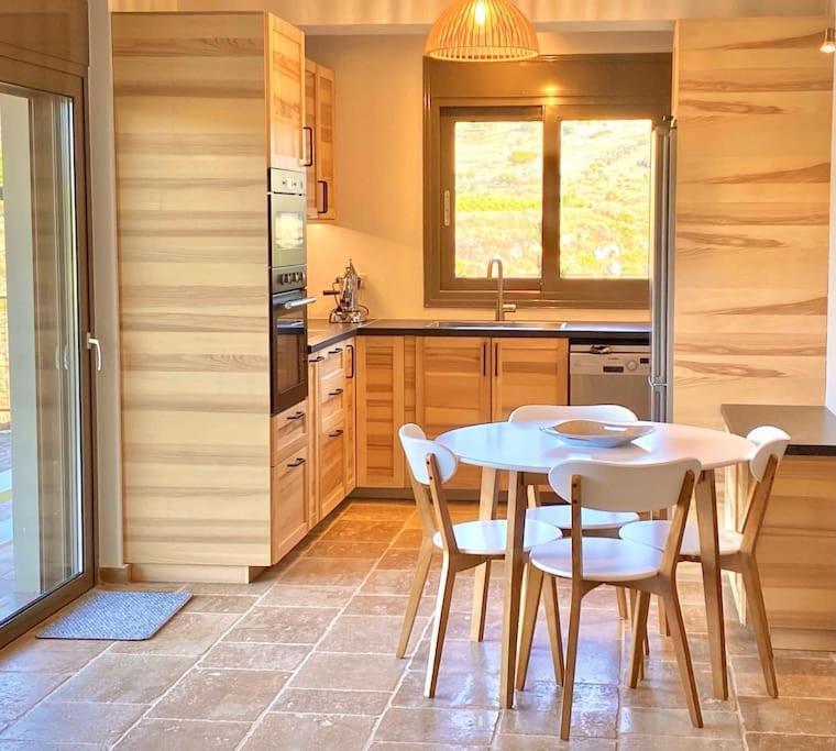 Apartamento Summer House With A Pool Near Sea, Port & Airport Rafína Exterior foto