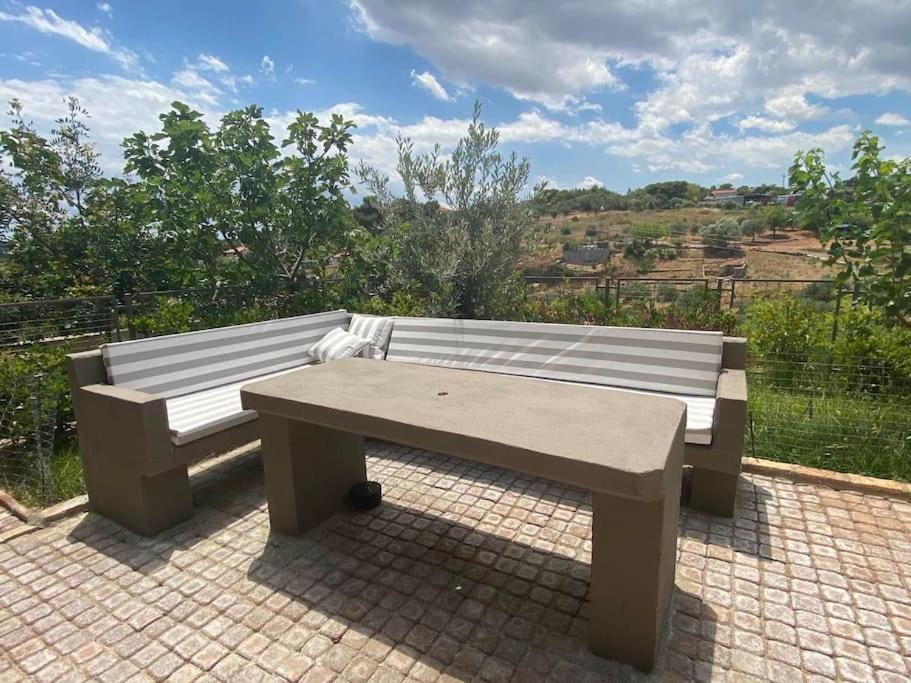 Apartamento Summer House With A Pool Near Sea, Port & Airport Rafína Exterior foto